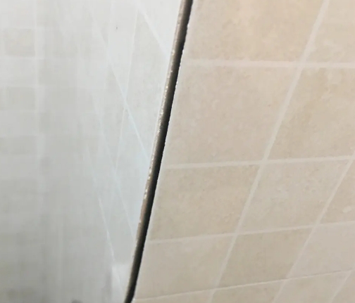 杭州市瓷砖空鼓维修公司分享阳台瓷砖脱落的修复过程可以分为以下几个步骤